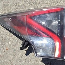 2016 2017 2018 TOYOTA PRIUS LEFT TAIL LIGHT