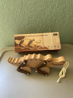 Wooden Pull&Push Crocodile Toy, Montessori Toy. NEW