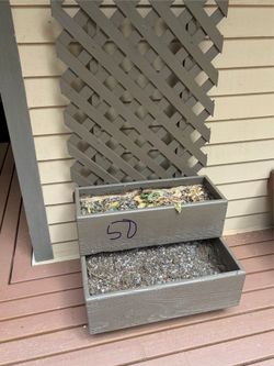 Garden planter with trellis