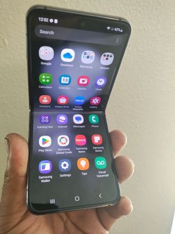 Samsung galaxy Z Flip5 5G 256 GB unlocked color black work very well perfect condiction
