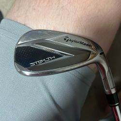 Taylormade Stealth Irons Right Handed 4-P Stiff Mint Condition