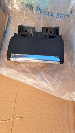 16--22 Right Rear Door Interior Handle