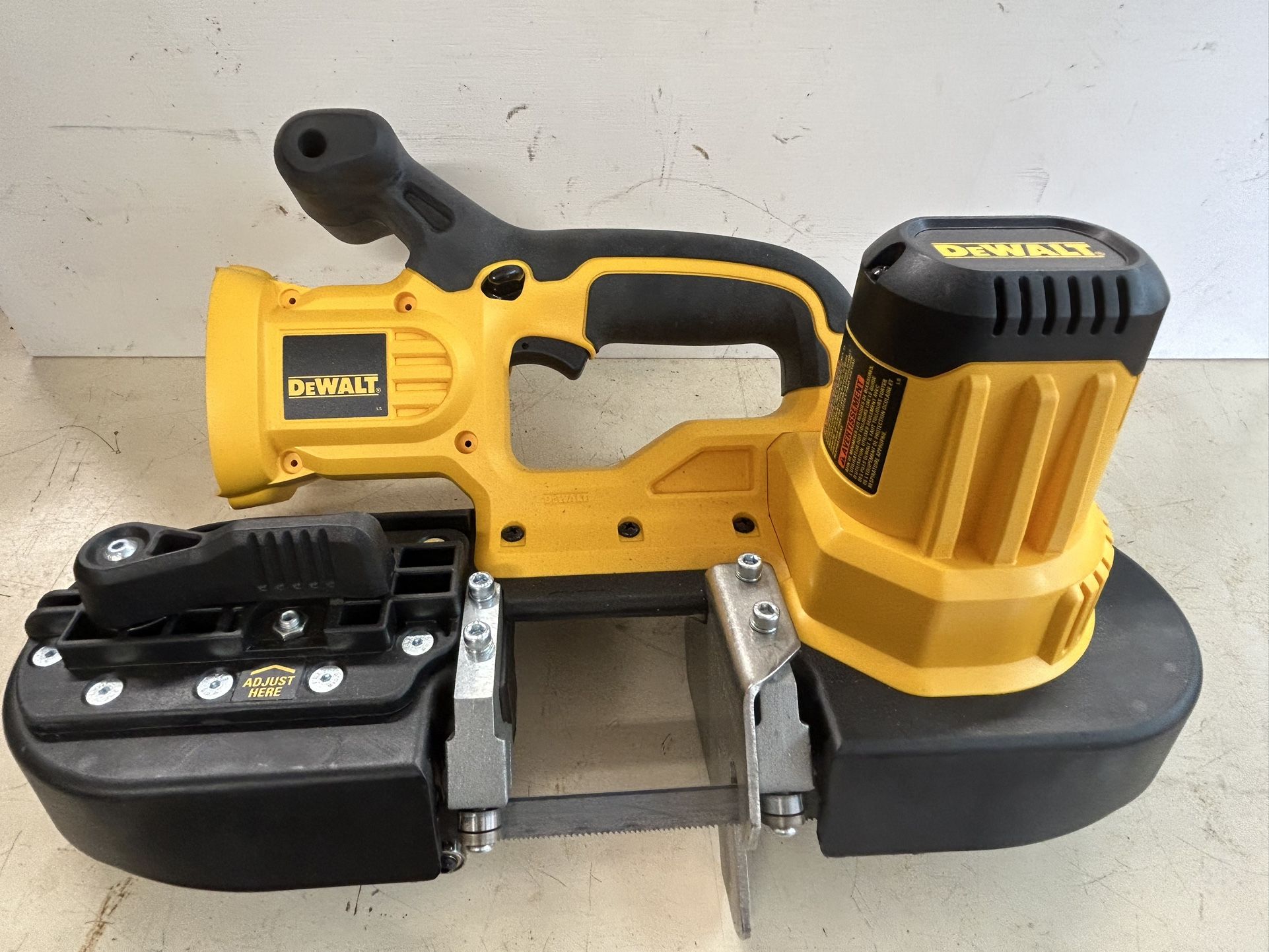 Dewalt DCS370 cordless 18 volt band saw