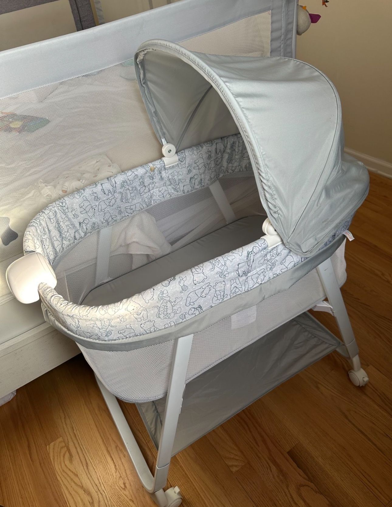 Bright Starts Disney Baby Winnie The Pooh Soothing Baby Bassinet