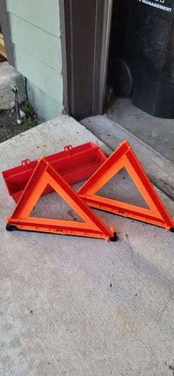 Triangle Warning Flare Kit (2 Pieces Only)