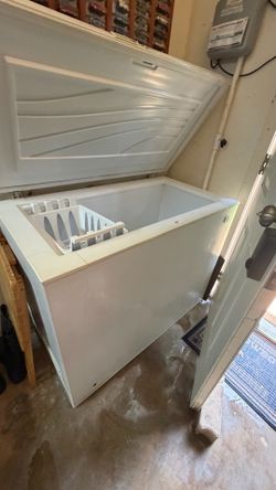 Kenmore 7 cubic foot Freezer