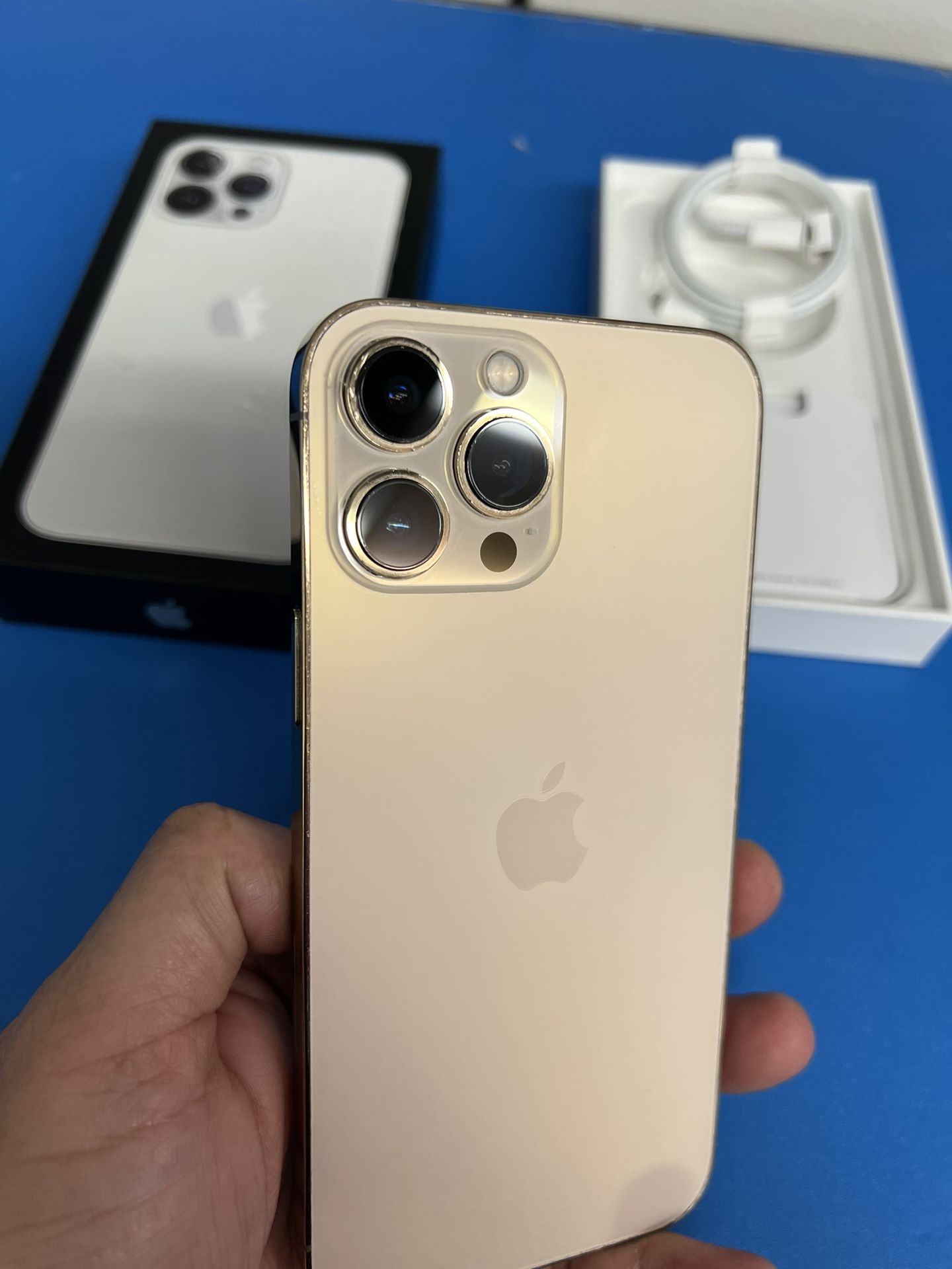iPhone 13 Pro 256gb Unlocked For Any Carriers ( Liberado)