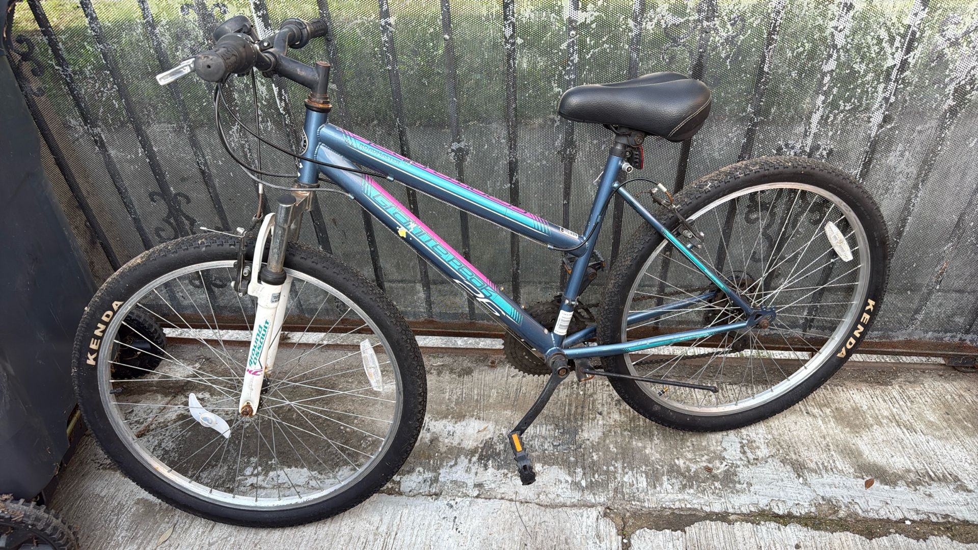 Roadmaster  Granite Peak Mountain Bike 