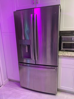 GE REFRIGERATOR 2019 -pick up BOCA RATON