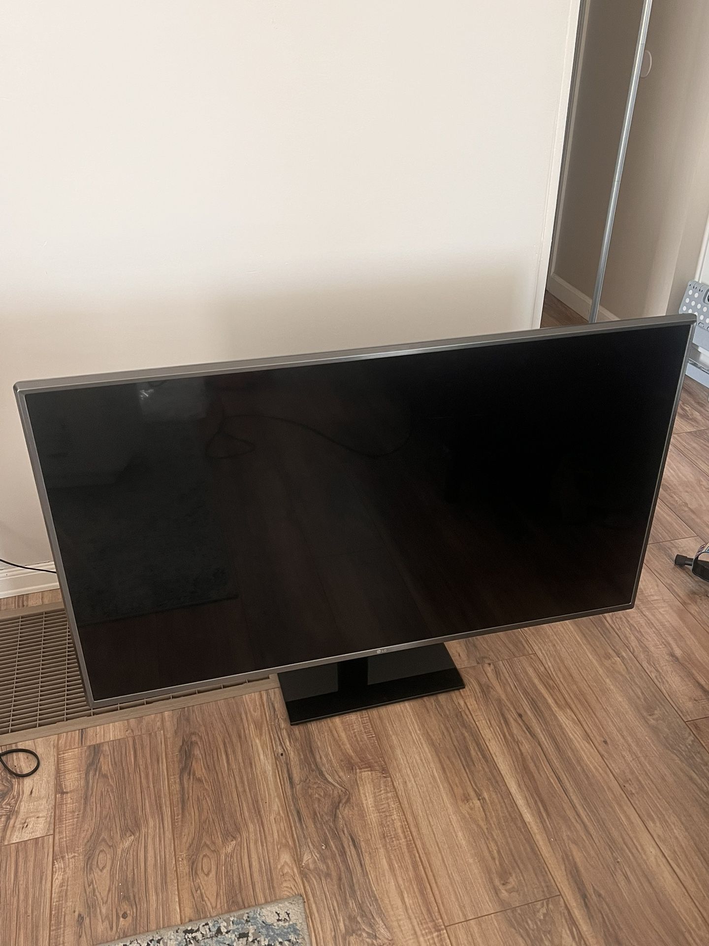 49” LG TV