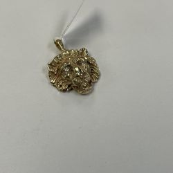 14KYG Lion Pendant W/ Diamonds For Eyes 