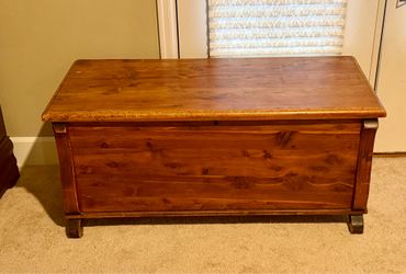 Cedar blanket box