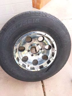 Tire and rim LT 265/75R16