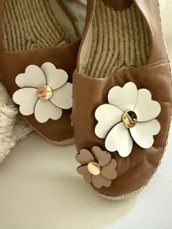 New Michael Kors Buttery Soft Caramel Color Sz. 9 