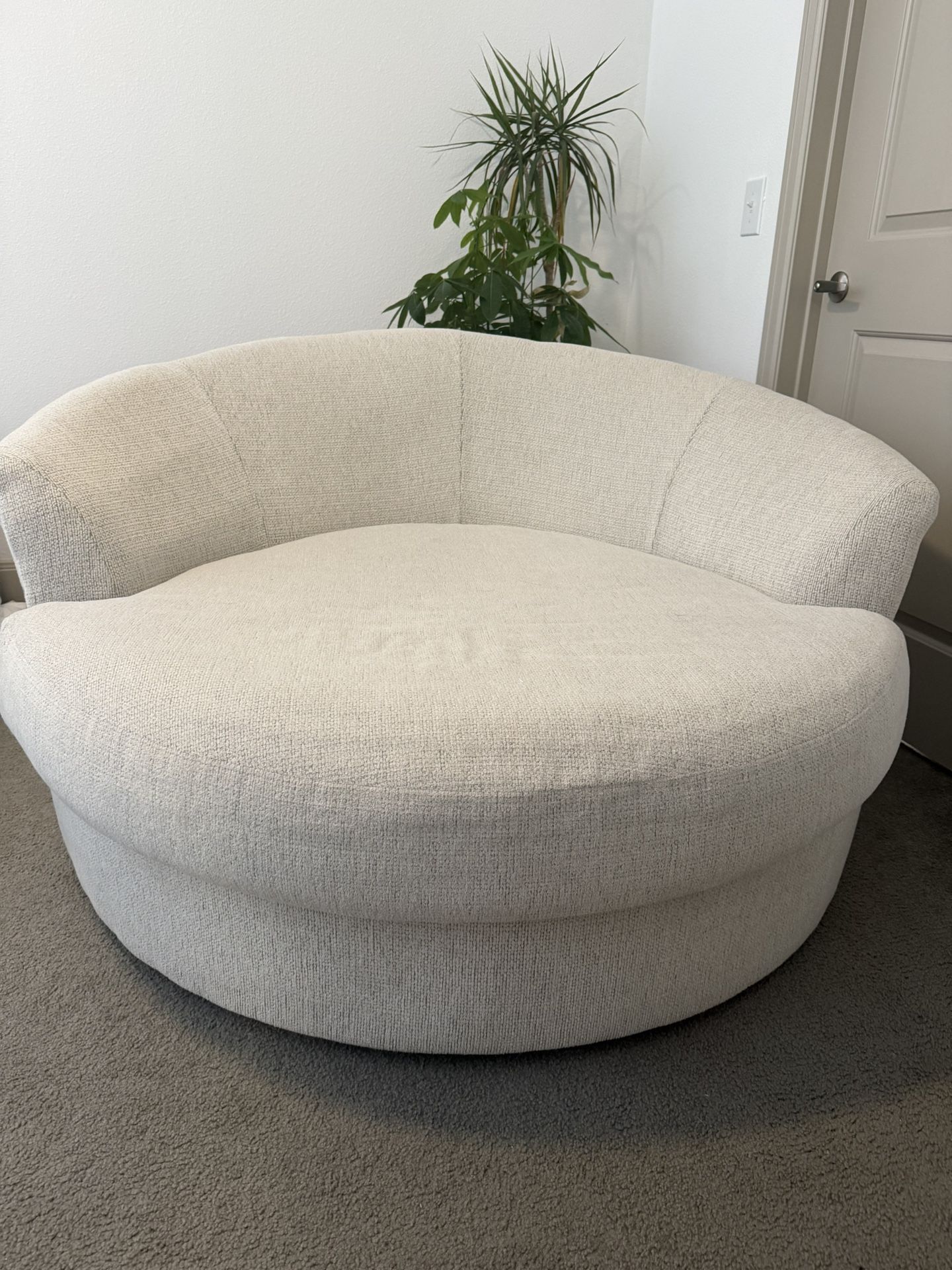 Cambri oversized swivel chair SPINS 360