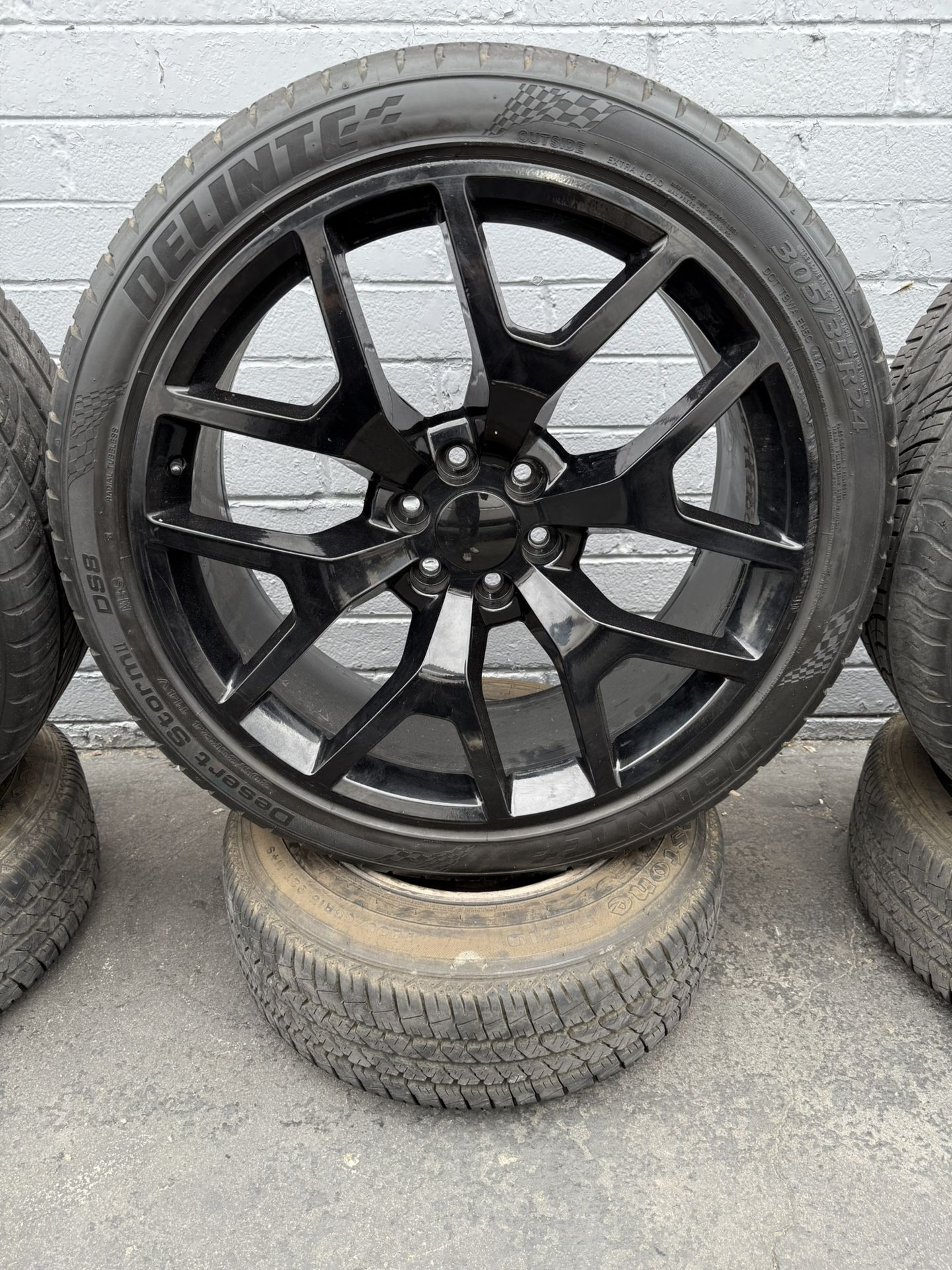 Snowflake Wheels R24