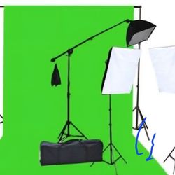 Chromakey Green Screen and Three Softbox Lights for YouTube / Video /Photography
