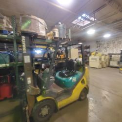 2006 Komatsu FG25ST-16 5,000 Lbs Forklift 