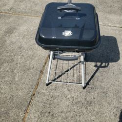 Almost 18-in Square BBQ / Barbecue