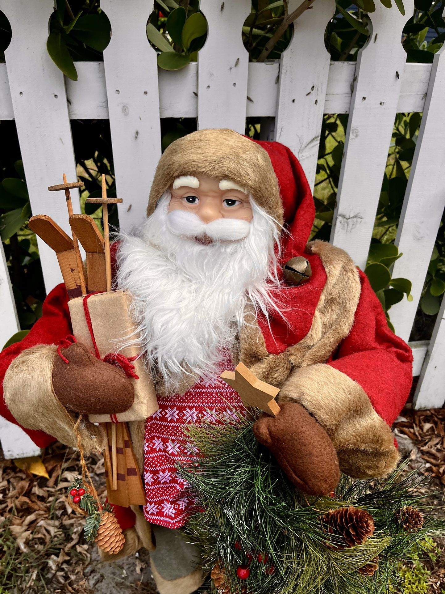 Santa Claus Statue