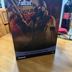 Fallout New Vegas Veteran Ranger Statue 