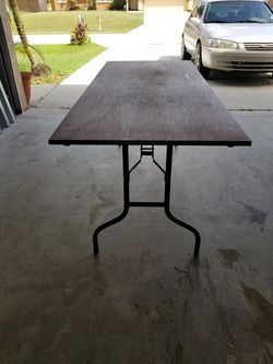 6×6 wood table like new