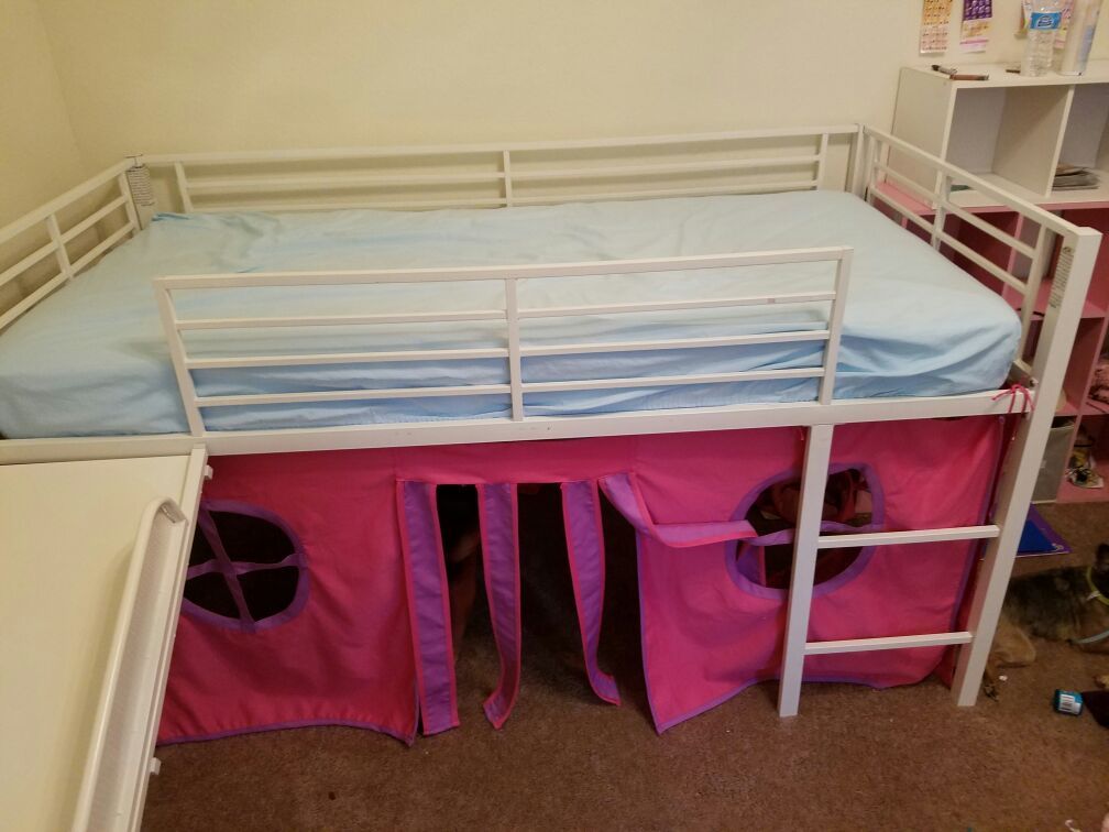 Loft bed with slide, mattress included