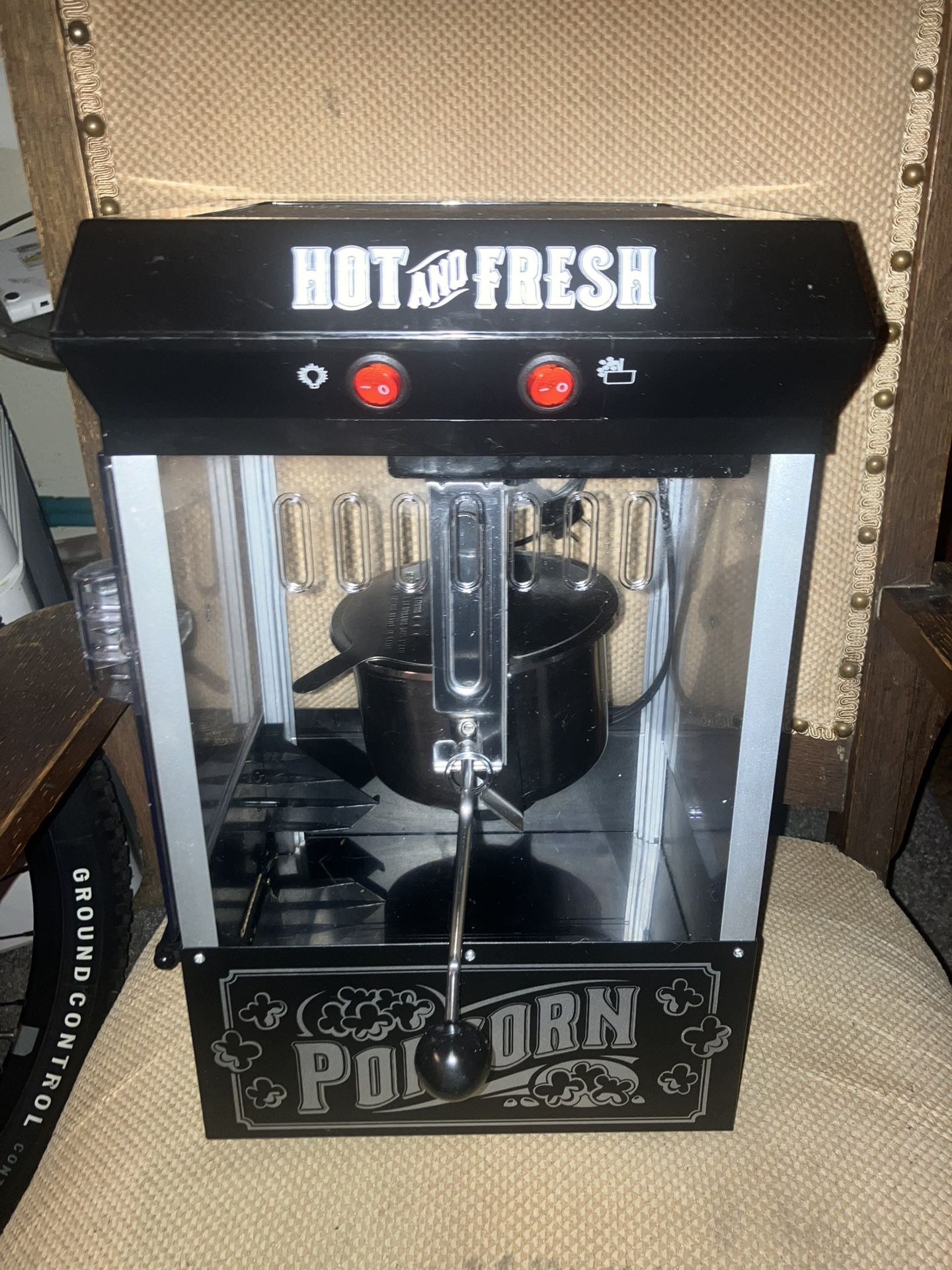 Pop Corn Popper Hot And Fresh
