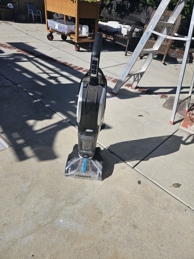 Bissell Carpet Cleaner 