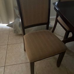 Dinning room table with chairs