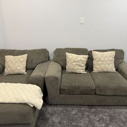 Grey sectional/couch
