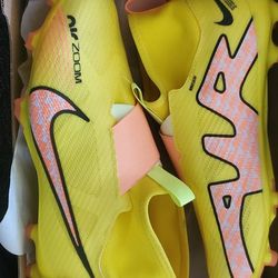 Cleats Nike Size 6 Color Yellow ,black And Light Orange 