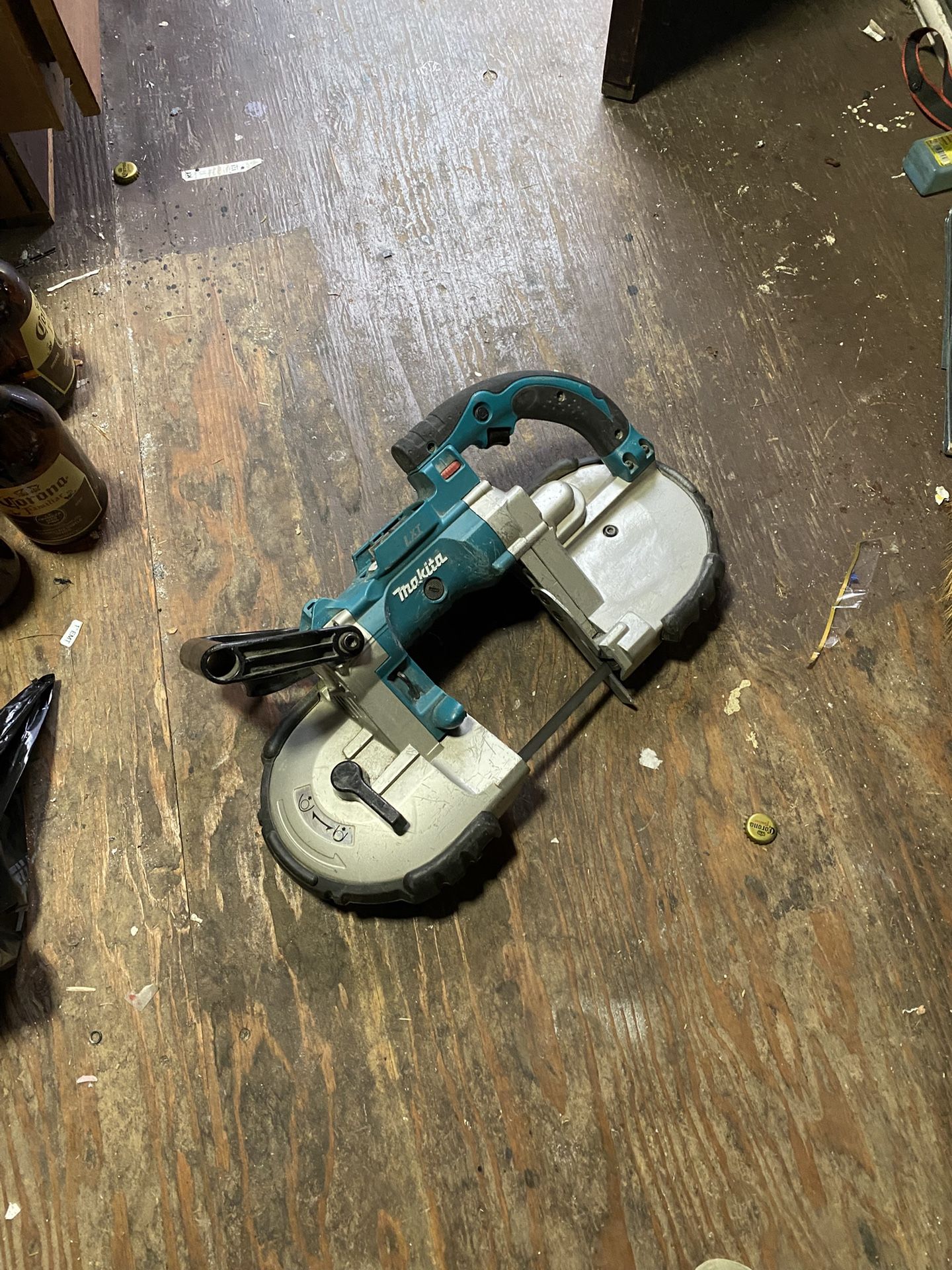Saw makita 18v 5in