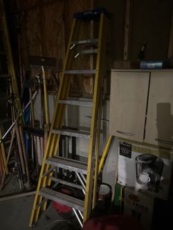 Tall roof ladder
