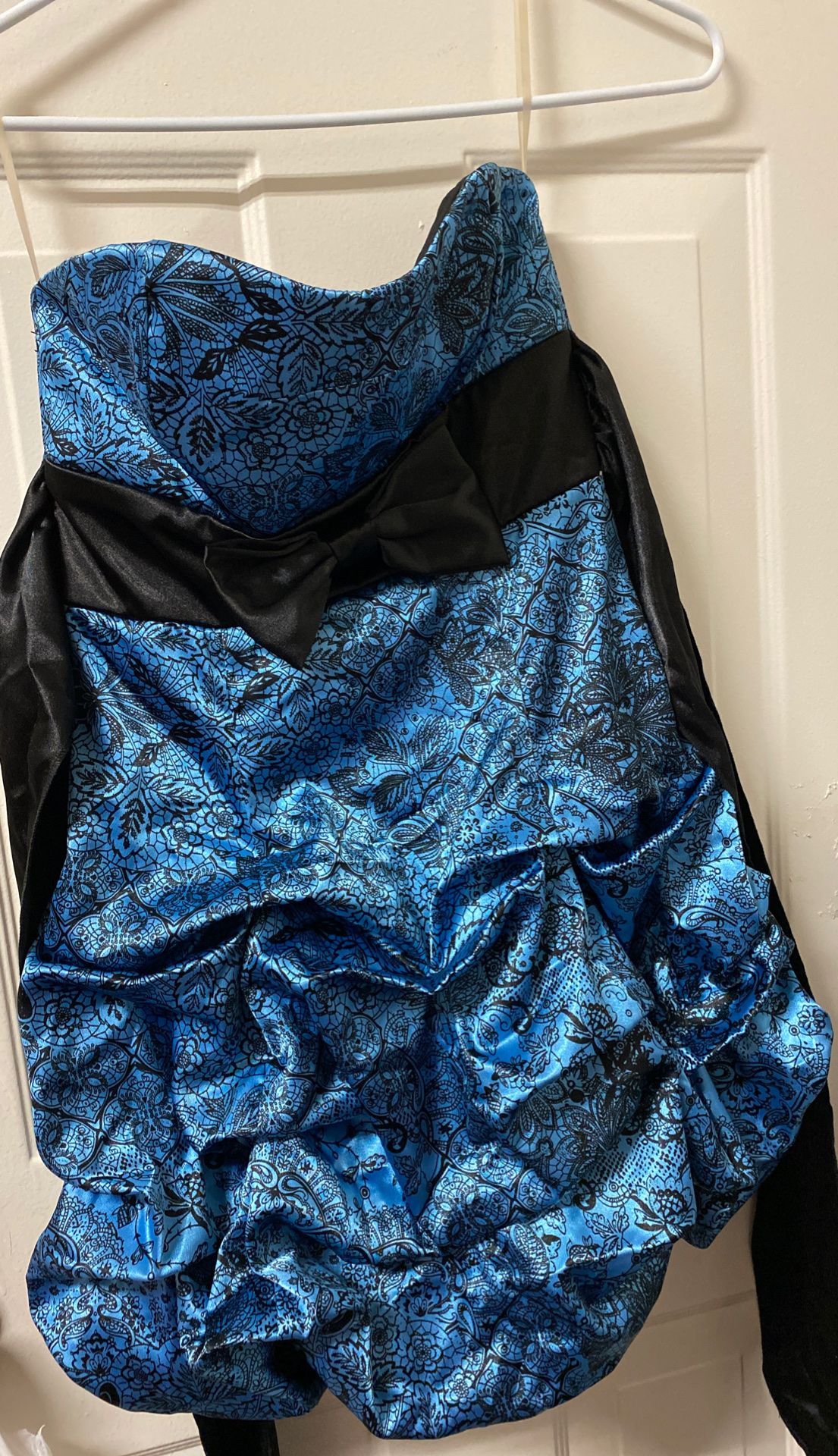 Formal dress (homecoming, winter formal, dance, wedding, event)