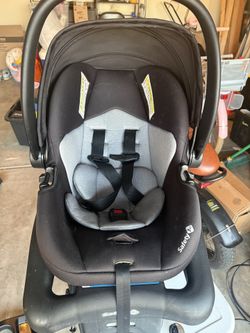 Saftey 1st car seat with base