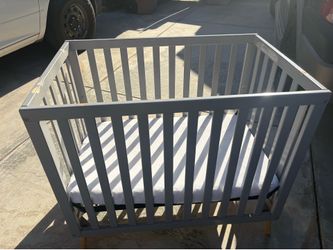 Mini crib