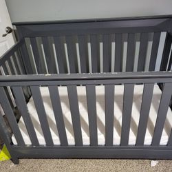 Baby Crib with mattress. Smoke And Pet Free House 