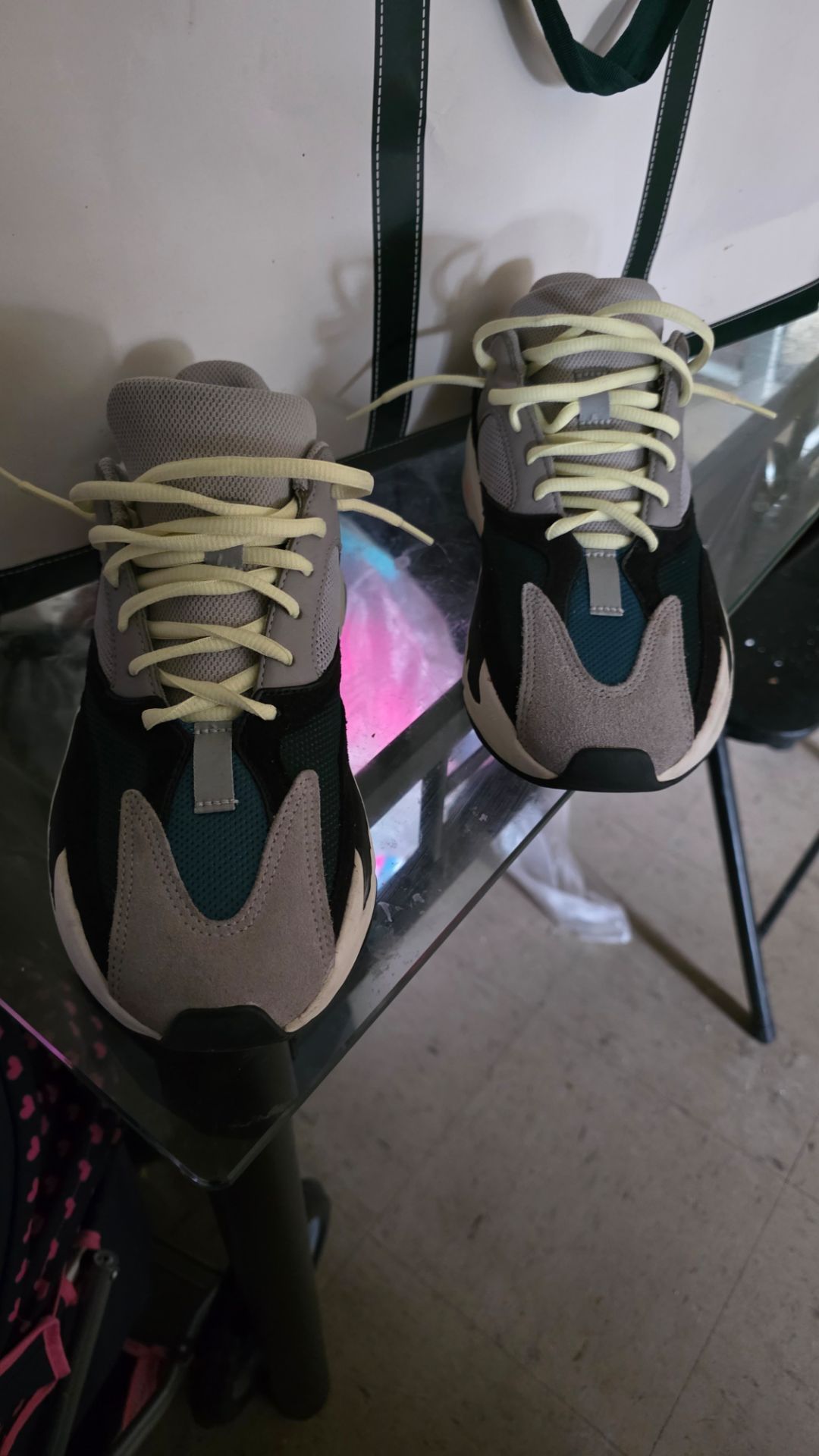 Yeezy Waverunners size 8