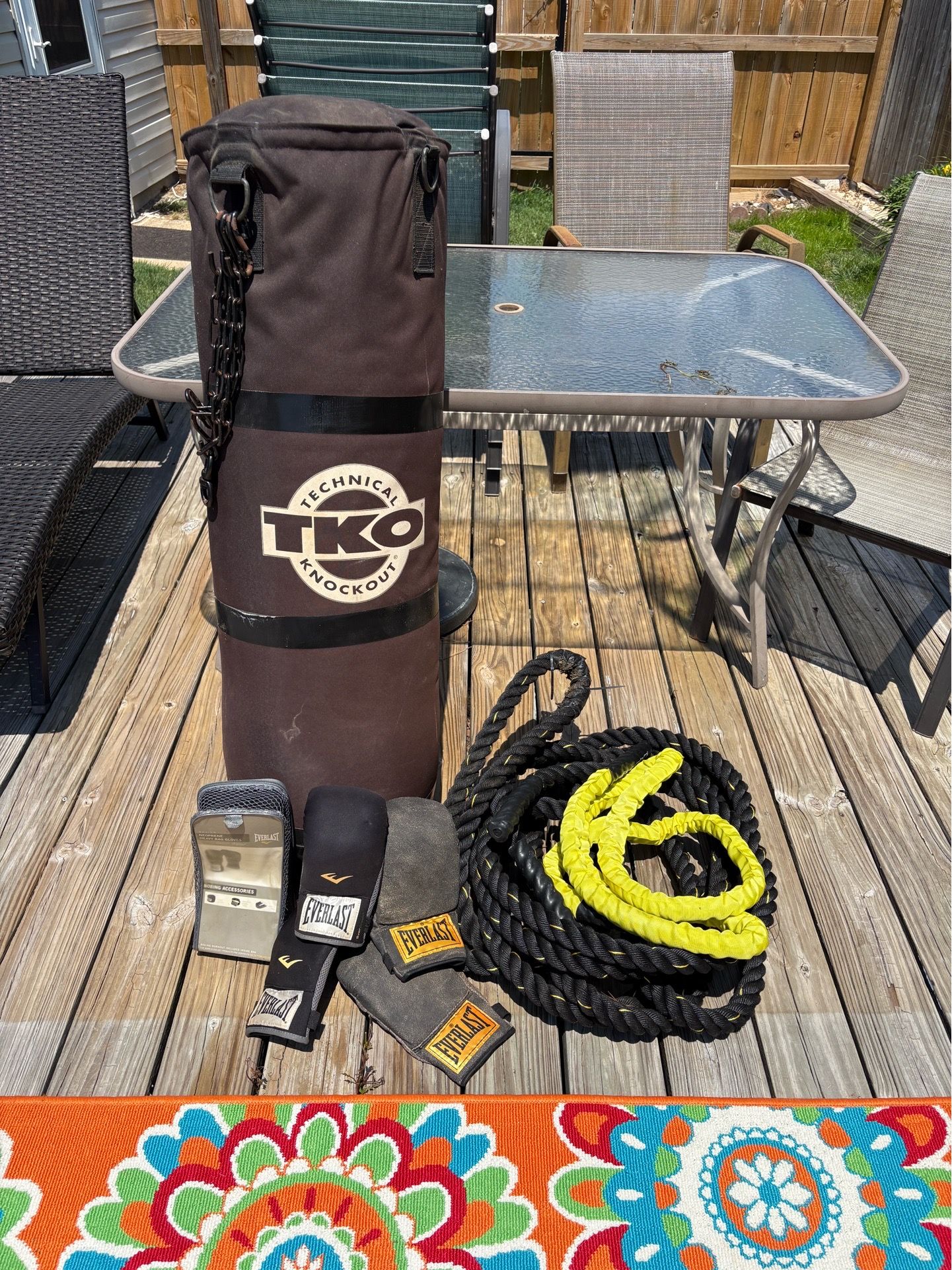 Heavy bag and battle ropes