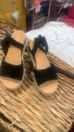 Black Wedges