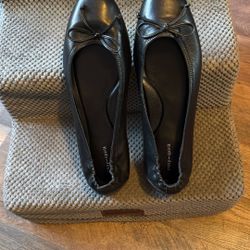 BLACK EASY SPIRIT FLAT SHOES