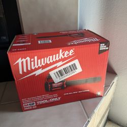 Milwaukee Blower M12 Brand New 