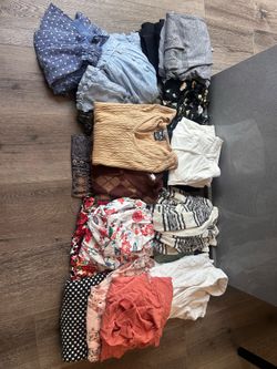 25+ pieces of womens clothes sizes xs-large