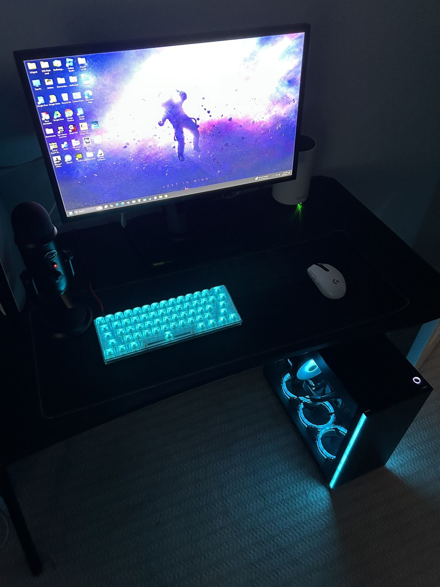 Custom Gaming PC + 165Hz Monitor + Blue Yeti Mic – Excellent Condition