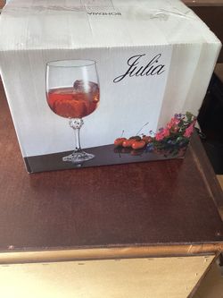Julia Bohemia Wine Glasses