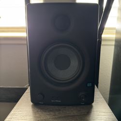 Studio Monitors 