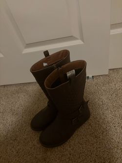 Brown boots