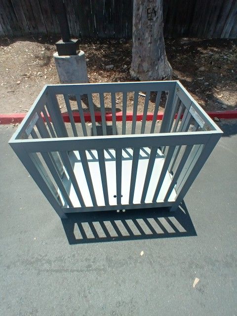 Folding Baby Crib
