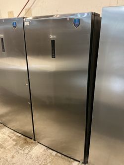 Midea MRU21F5BST Upright Freezer (Open Box / Scratch & Dent)